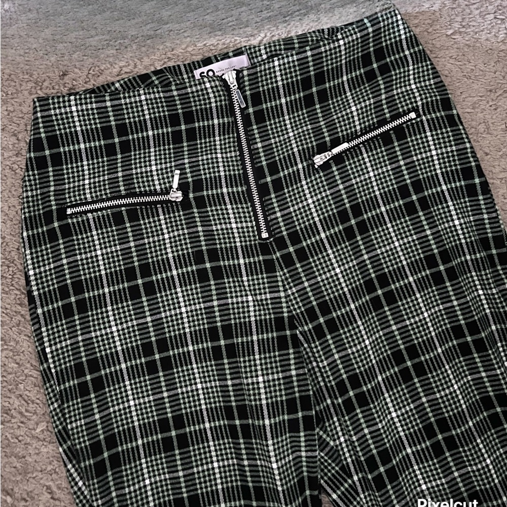 Black and green pant
